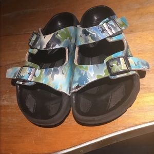 Kids Birks size 33 US 2 Blue Camo